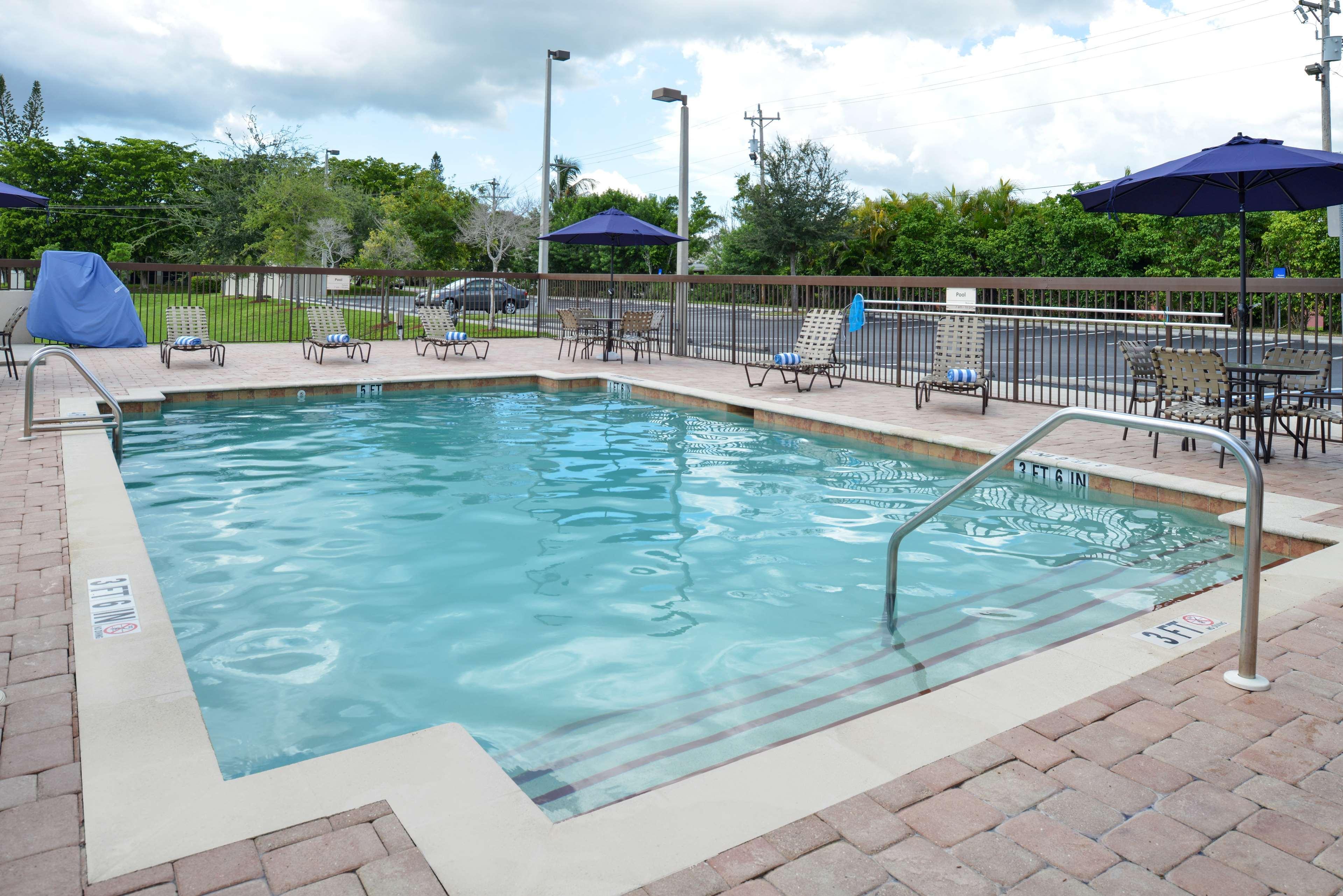 Hampton Inn & Suites Cape Coral / Fort Myers Exteriör bild