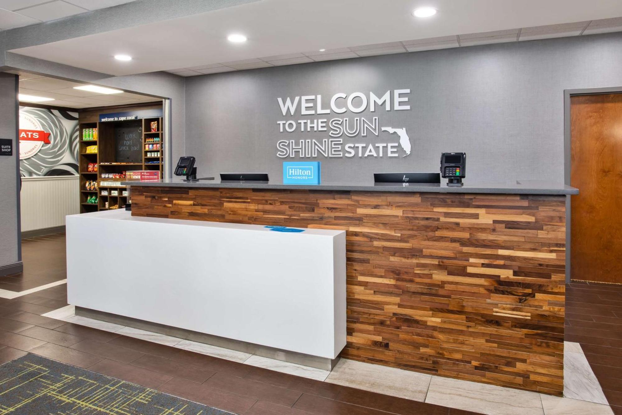 Hampton Inn & Suites Cape Coral / Fort Myers Exteriör bild